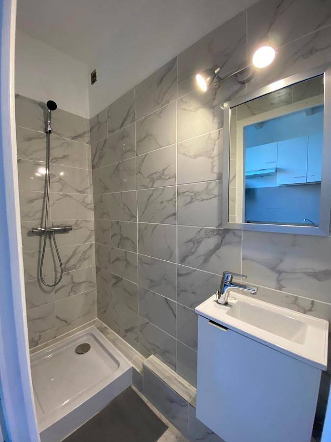 Appartement entier, Studio lumineux au bord du Canal de l'ourcq in Les Pavillons-sous-Bois, Seine-Saint-Denis