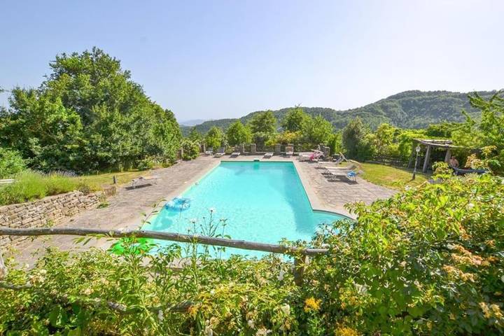 Casa vacanza per 25 persone, con Terrazza e Piscina a San Giustino