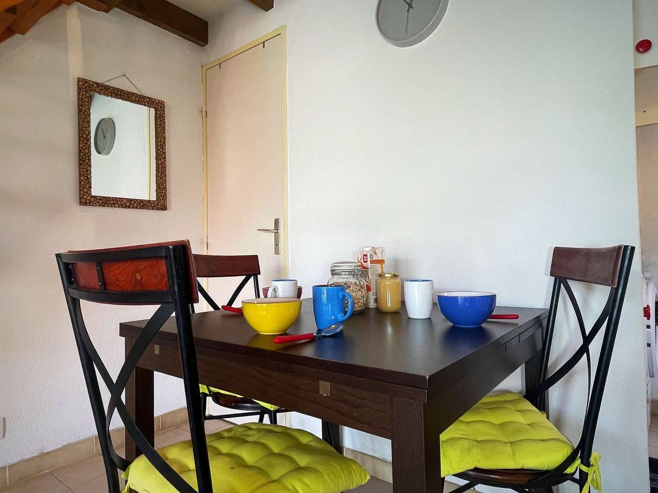 Gemütliches Studio mit Mezzanine, Terrasse und Parkplatz – 4 Personen, 900m vom Strand in Gruissan (Ville), Gruissan
