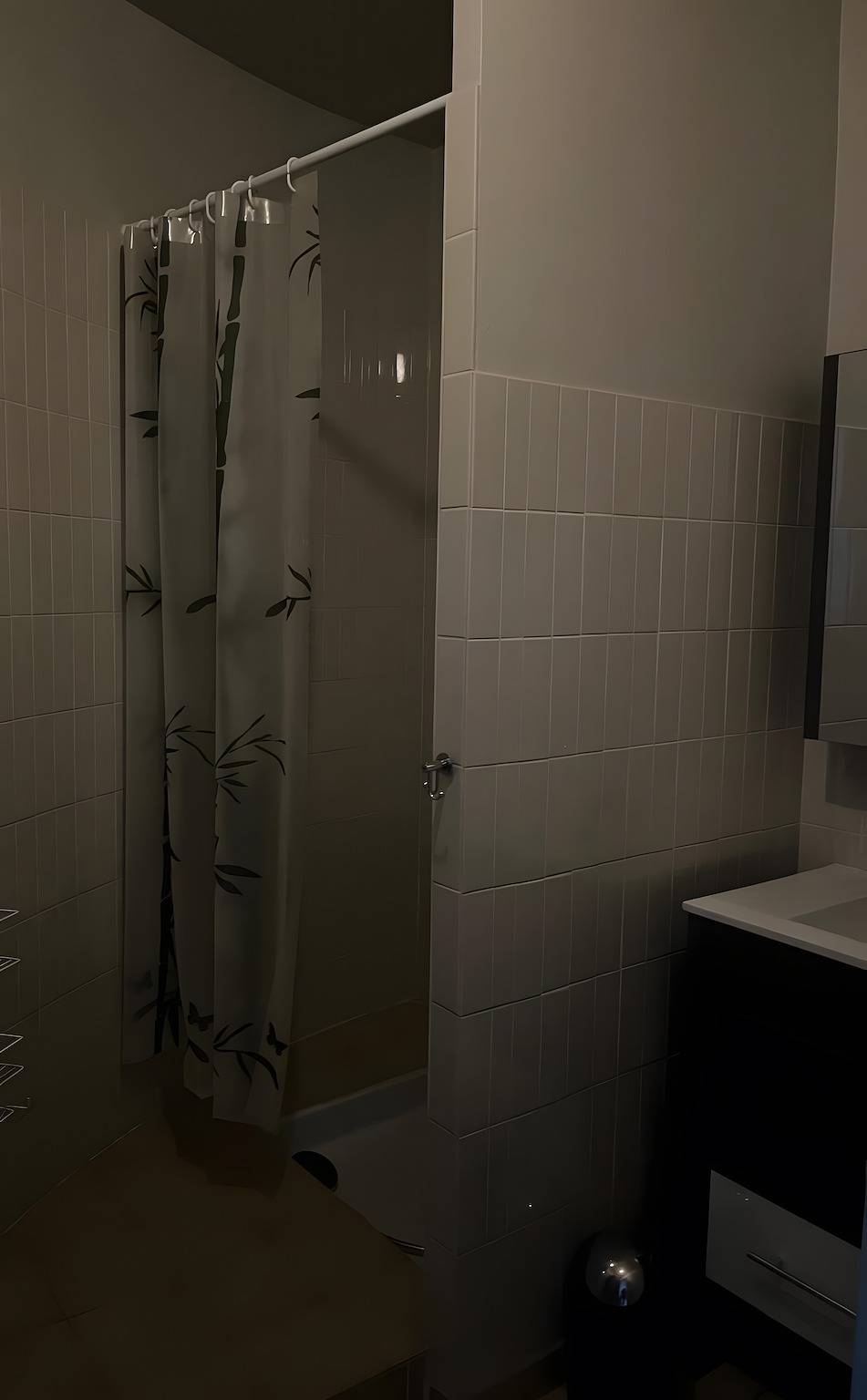 Apartamento entero, Gîte Robert Delaunay con Wi-Fi en Vallon-Pont-d'Arc in Vallon-Pont-d'Arc, Gorges de l’Ardèche