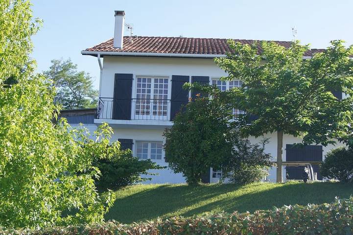 Gîte pour 4 personnes, avec Terrasse et Jardin à Villefranque