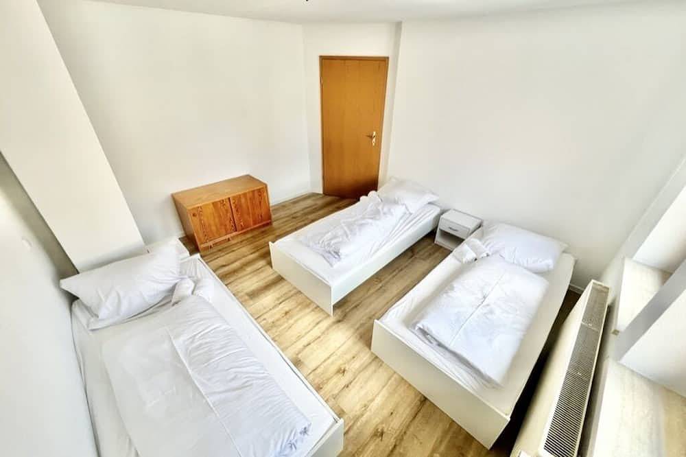 Modernized half-timbered house for 12 guests in Wolfsburgo, Región de Brunswick