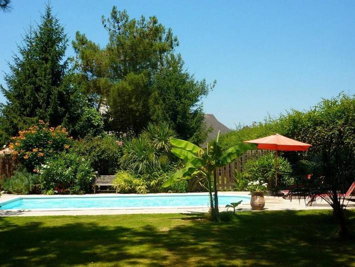 Gîte pour 6 personnes, avec piscine et jardin à Préchacq-Josbaig