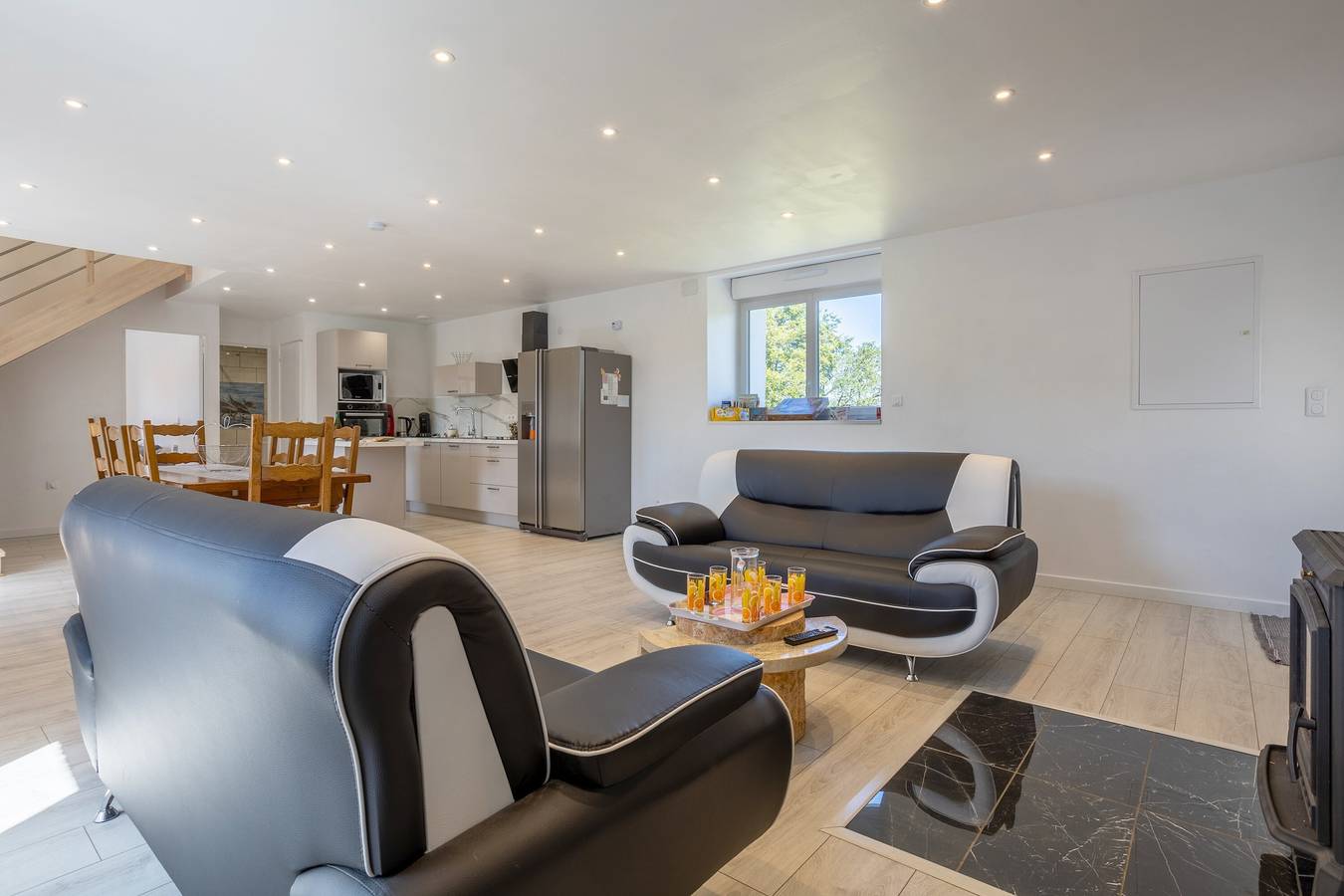 Maison de vacances 'Chez Lili' avec piscine intérieure partagée in Meslan, Région de Pontivy