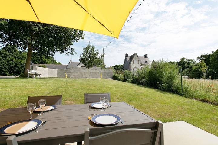 Maison de vacances 'Auprès De Mon Chêne' avec terrasse privée, jardin et Wi-Fi in Plouha, Côte de Goëlo