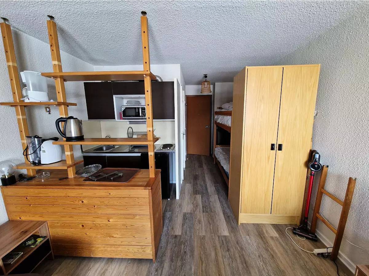 Estudio entero, Estudio + cabina esquina al pie de las pistas 4 personas - Presupuesto in Station de Risoul, Risoul