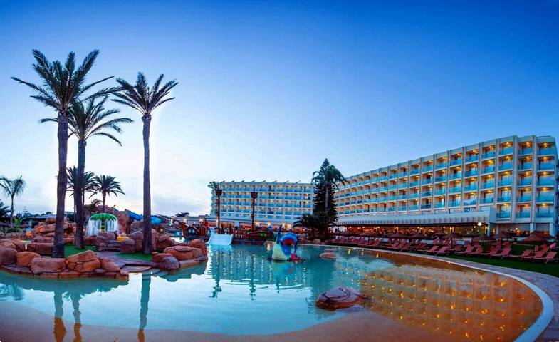 Bungalow para 2 personas, con Balcón y Terraza además de Jardín y Piscina para niños en Roquetas de Mar