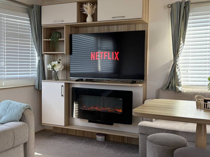 Caravan for 8 people, with Garden in Towyn