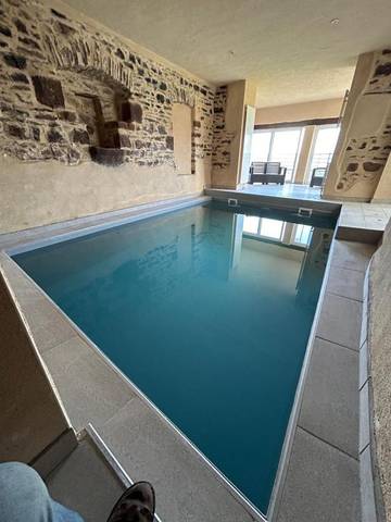 Gîte pour 6 personnes, avec piscine et sauna ainsi que jacuzzi et jardin à Saint-Laurent-d'Olt