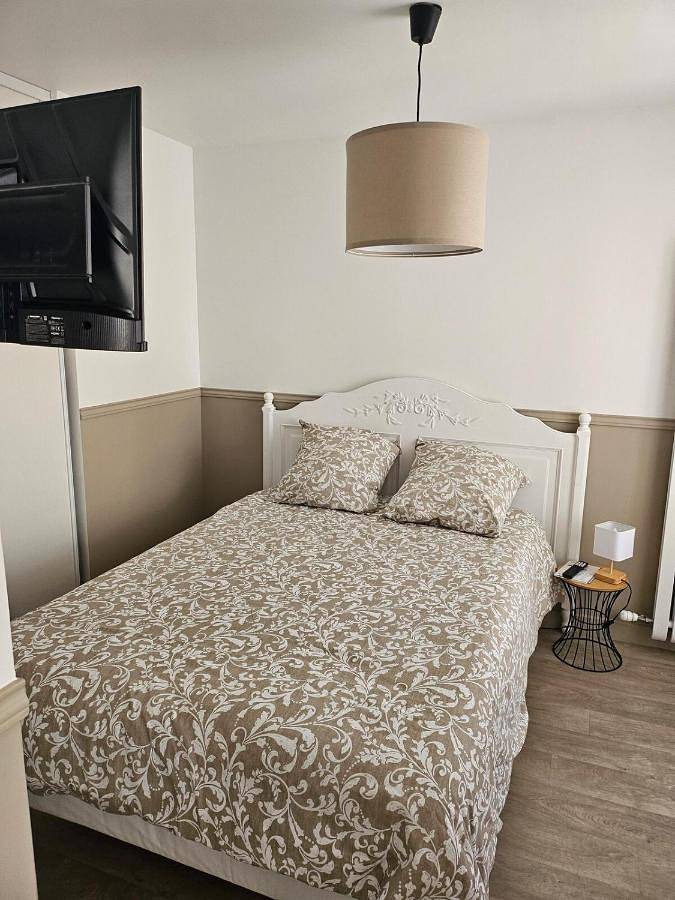 Gîte pour 2 personnes, avec Balcon ainsi que Terrasse et Vue à Claye-Souilly