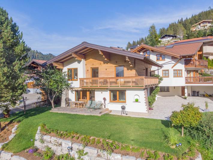 Ferienhaus für 10 Personen, mit Balkon und Terrasse sowie Garten und Sauna in Eben im Pongau