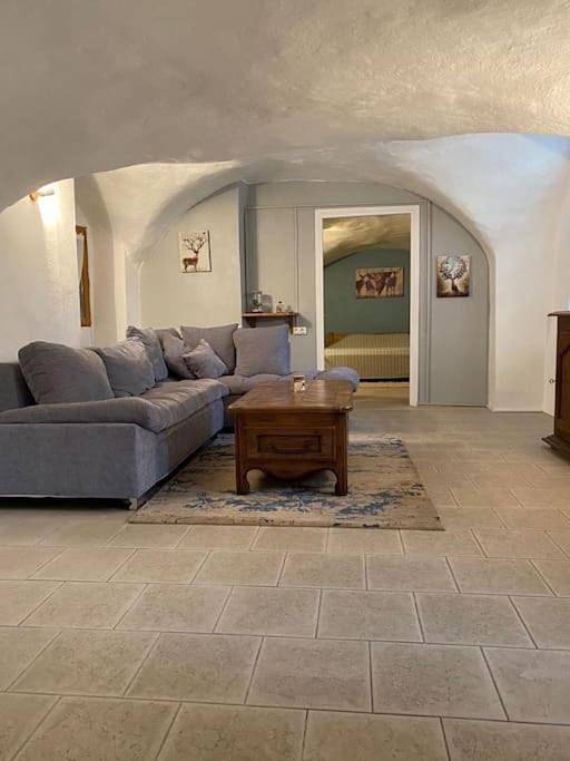 Gîte pour 5 personnes, avec terrasse ainsi que jardin et piscine à Gravières - 2