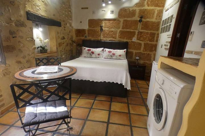 Entire apartment, No. 3 - Studio in the Center of Historical Javea in Jávea, Costa Blanca