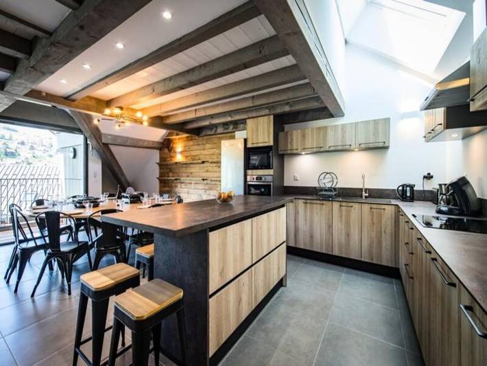 Gîte pour 14 personnes, avec balcon, adapté aux familles dans Office De Tourisme Des Albiez - 3