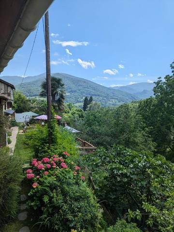 Gîte pour 4 personnes, avec jardin et vue à Sengouagnet