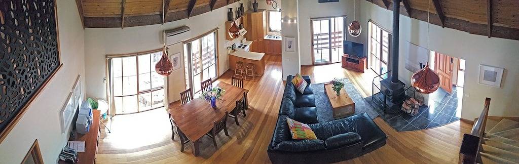 Chalet for 8 people, with terrace in Grampians
