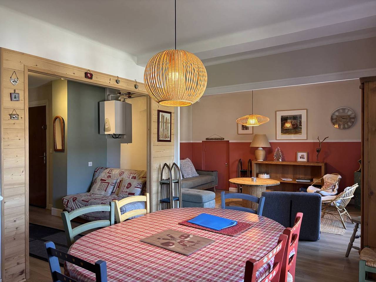 Appartement entier, Appartement fonctionnel avec balcons, parking et Wi-Fi - Centre de Villard de Lans in Villard-de-Lans, Parc naturel régional du Vercors