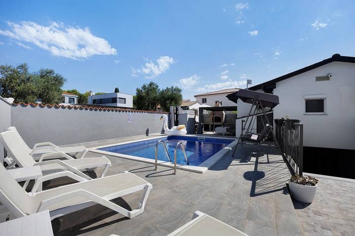 Ferienhaus für 6 Personen, mit Balkon und Garten in Pula-Medulin