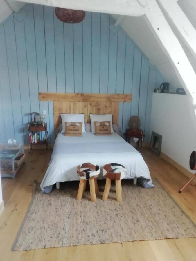 Location de vacances pour 2 personnes, avec vue ainsi que jardin et piscine dans Saint-Malon-sur-Mel - 3