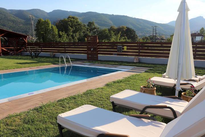 Ferienpark für 6 Personen, mit Pool und Ausblick sowie Garten in Griechenland - 3