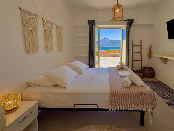 Villa pour 4 personnes, avec vue sur le lac et jardin, adapté aux familles dans Antiparos - 2