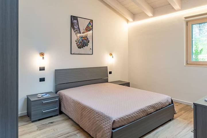 Ganze Wohnung, Angenehme Wohnung für 8 Gäste mit  W-Lan, Tv und Innenhof in Verceia, Comer See