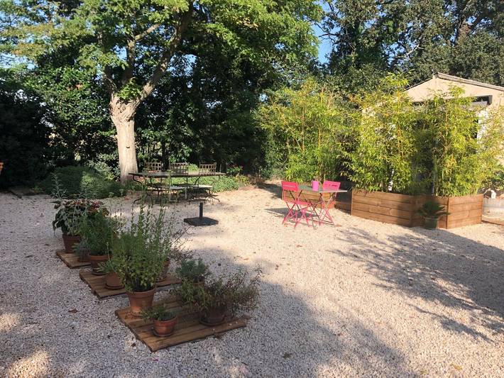 Gîte pour 3 personnes, avec jardin ainsi que terrasse et piscine à Le Pontet - 2
