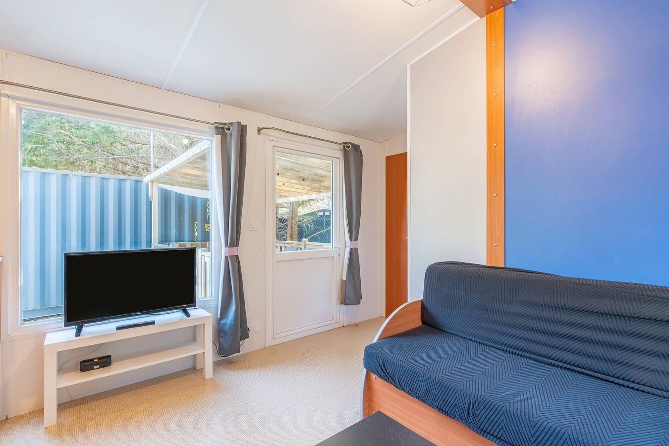 Mobil-home « Pro » avec terrasse privée et Wi-Fi in Pélissanne, Région d'Aix-en-Provence