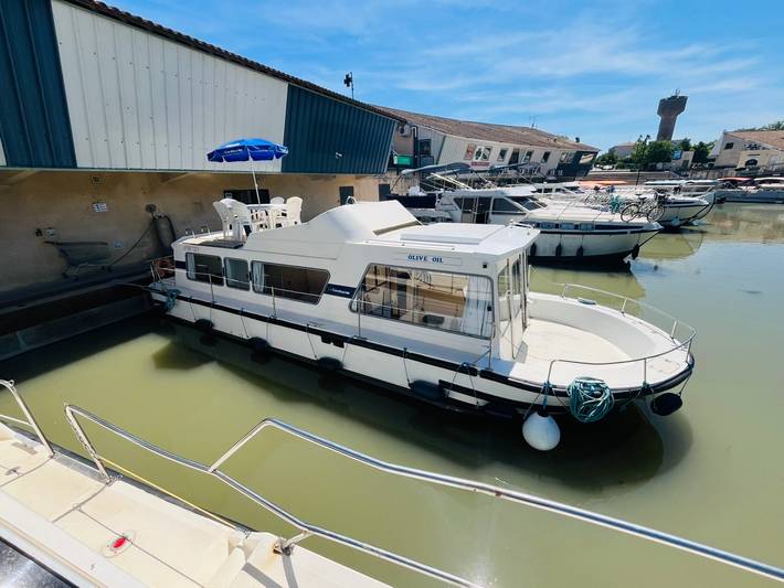 Péniche pour 8 personnes dans l' Hérault