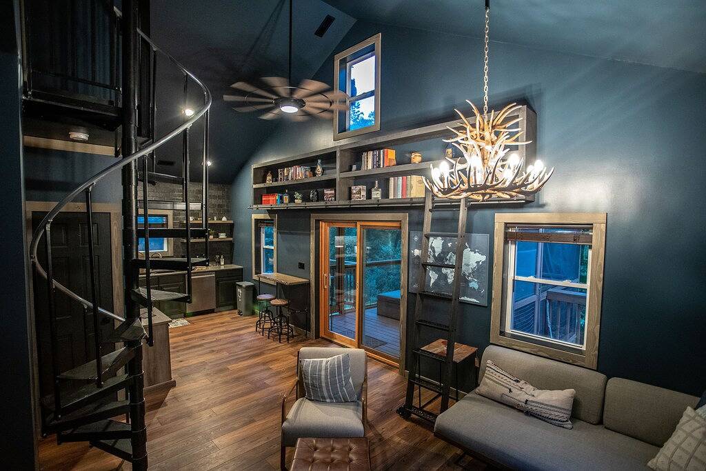 Secluded Cabin Getaway - 2 minutes to Warden Lake in Hardy County