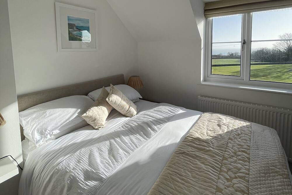 Get away from it all with fantastic sea and Country side views. in Isle of Anglesey
