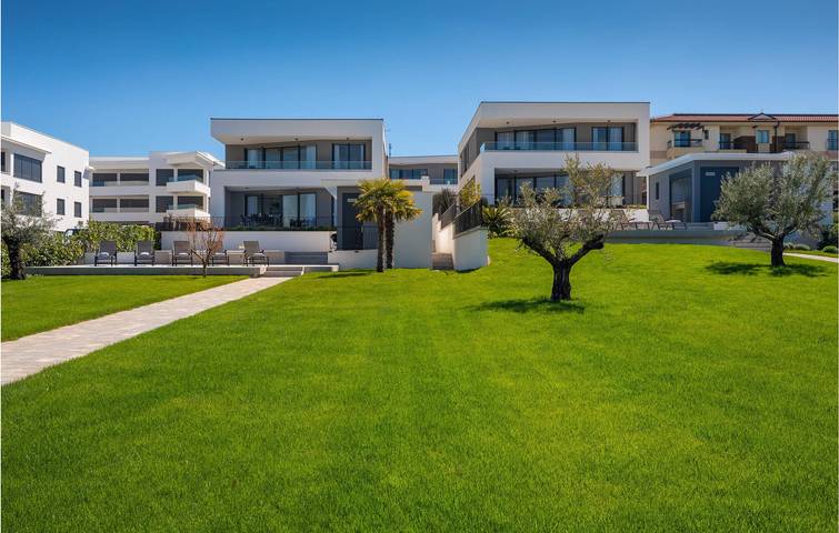 Ferienhaus für 12 Personen, mit Terrasse und Garten auf Krk - 3