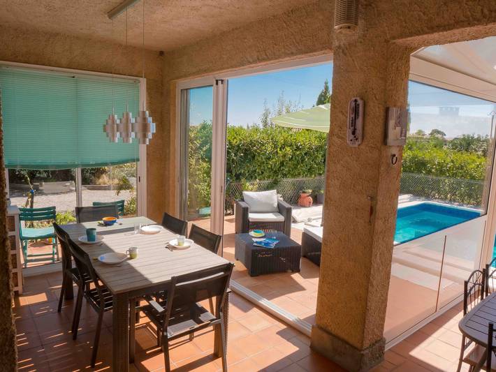 Location de vacances pour 7 personnes, avec terrasse ainsi que jardin et piscine, adapté aux familles à Argeliers - 4