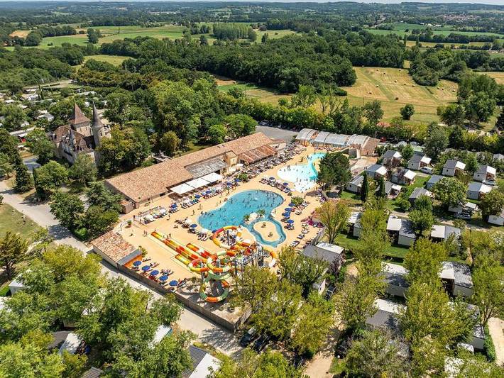 Camping voor 6 personen, with sauna and kinderzwembad as well as terras and zwembad in Lot-et-Garonne