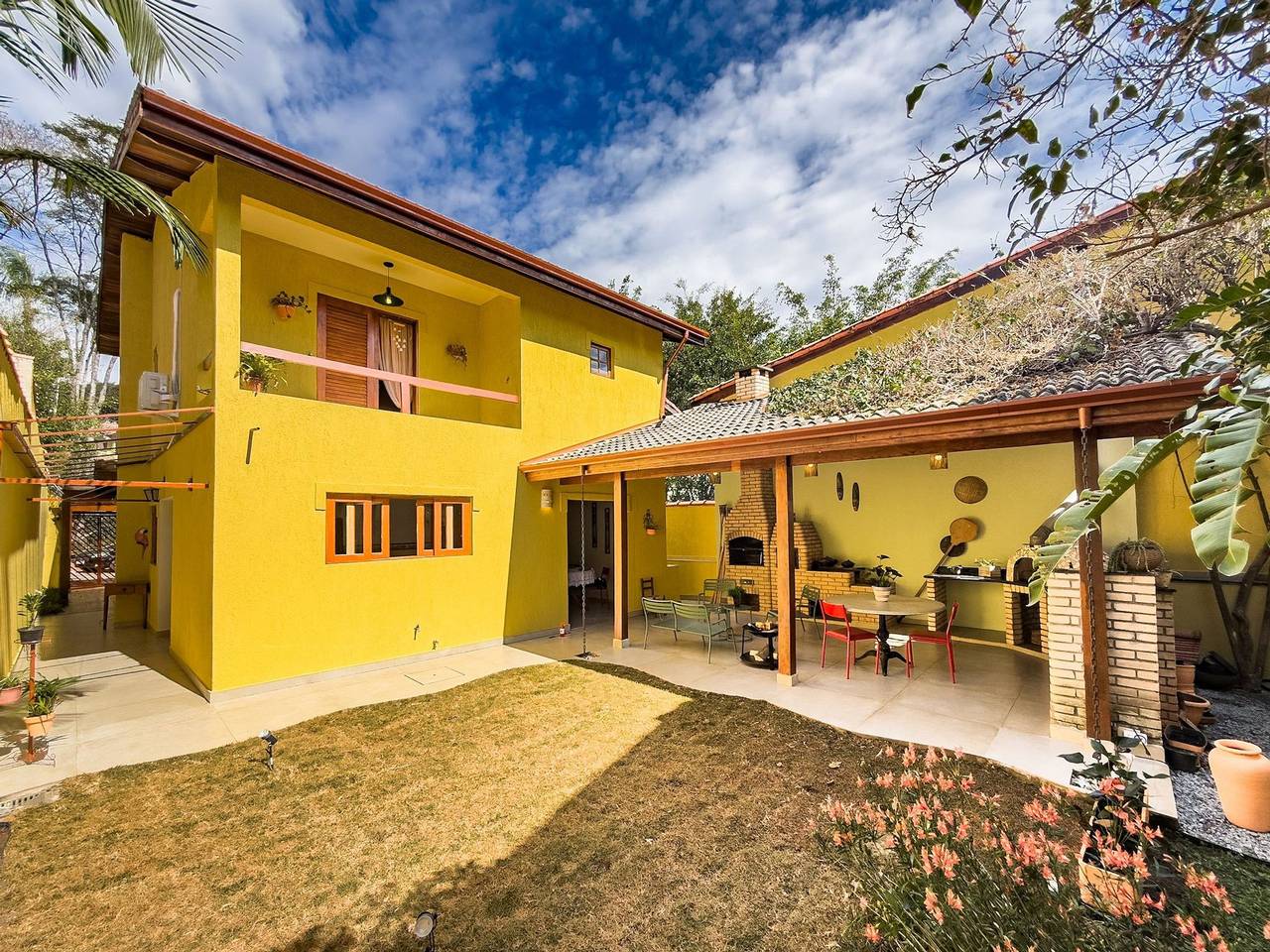 Home with Gourmet Area & 3 Suites – Granja Viana in Carapicuíba, San Paolo (stato)
