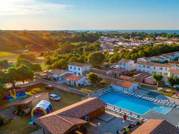 Camping für 4 Personen, mit Kinderpool auf der Ile de Re