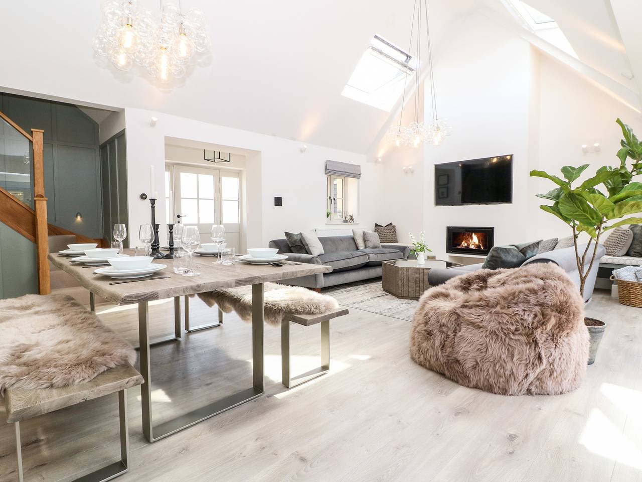 12 Manor Farm Close in Kingham, Oxfordshire