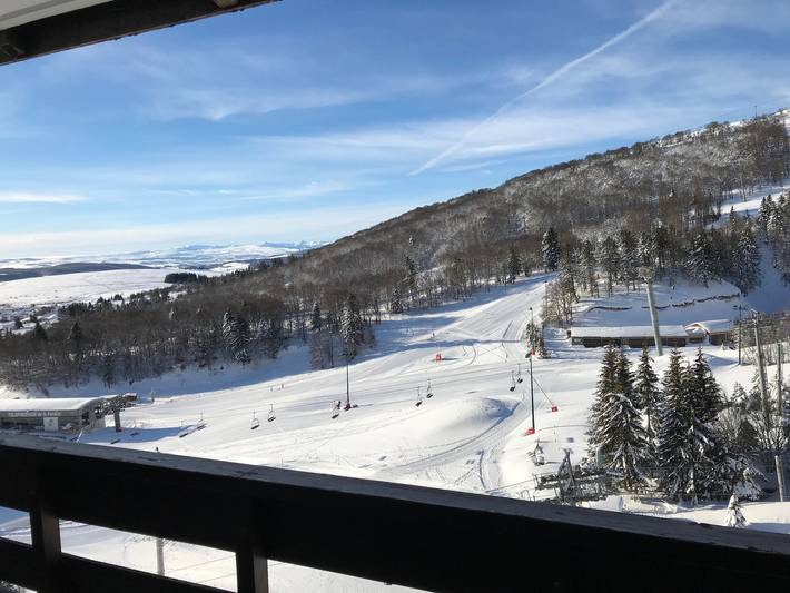 Appartement entier, Appartement au pied des pistes avec garage privé in Super Besse, Besse-et-Saint-Anastaise