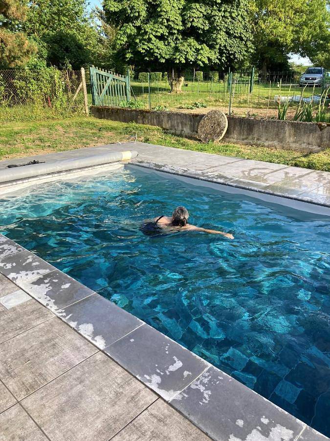 Gîte pour 7 personnes, avec piscine et jardin à Montdauphin