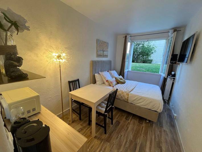 Gîte pour 2 personnes, avec vue et jardin à Versailles - 2