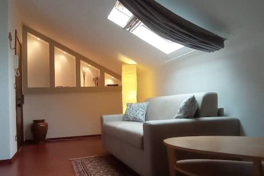 Apartamento entero, Attic apartment ipatrizi in Moncalieri, Provincia de Torino