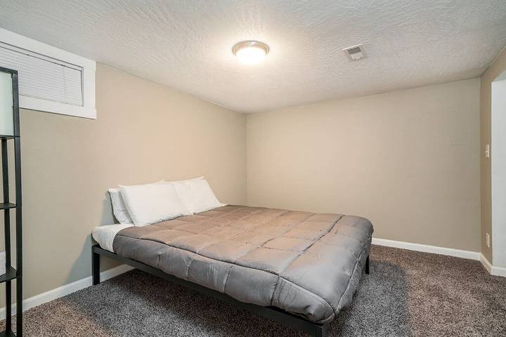 Vacation rental for 13 people, with yard and balcony in Spokane