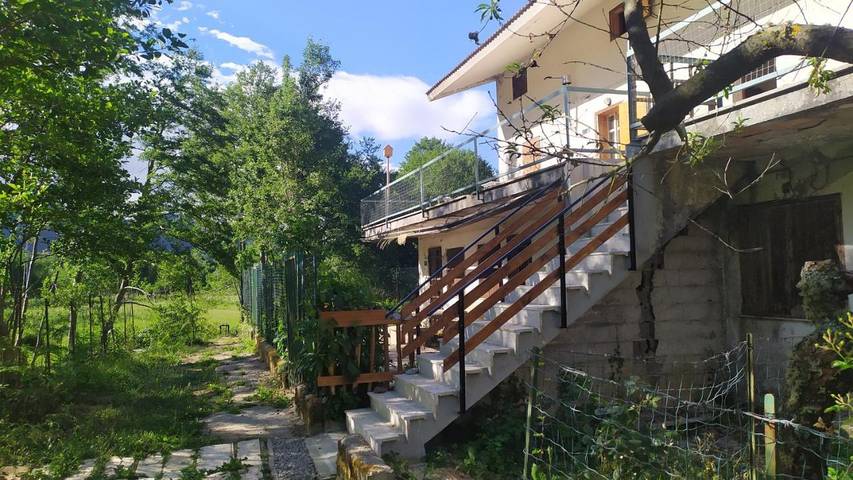 Gîte pour 3 personnes, avec jardin et vue, adapté aux familles à Serra San Bruno