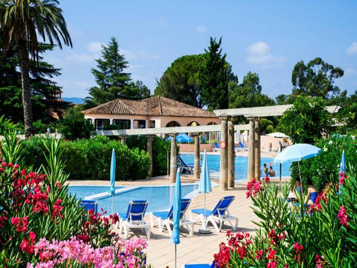 Vakantiewoning voor 4 personen, met zwembad en balkon, kindvriendelijk in Grimaud