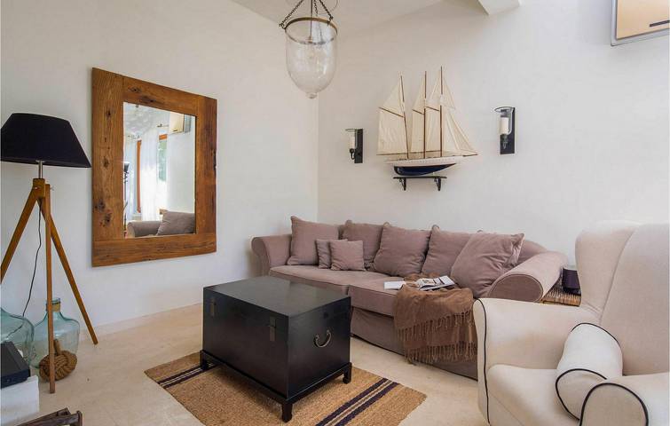 Gemütliches Apartment mit Meerblick, Terrasse, WLAN und Parkplatz – 2 km vom Strand entfernt in Milna, Brac
