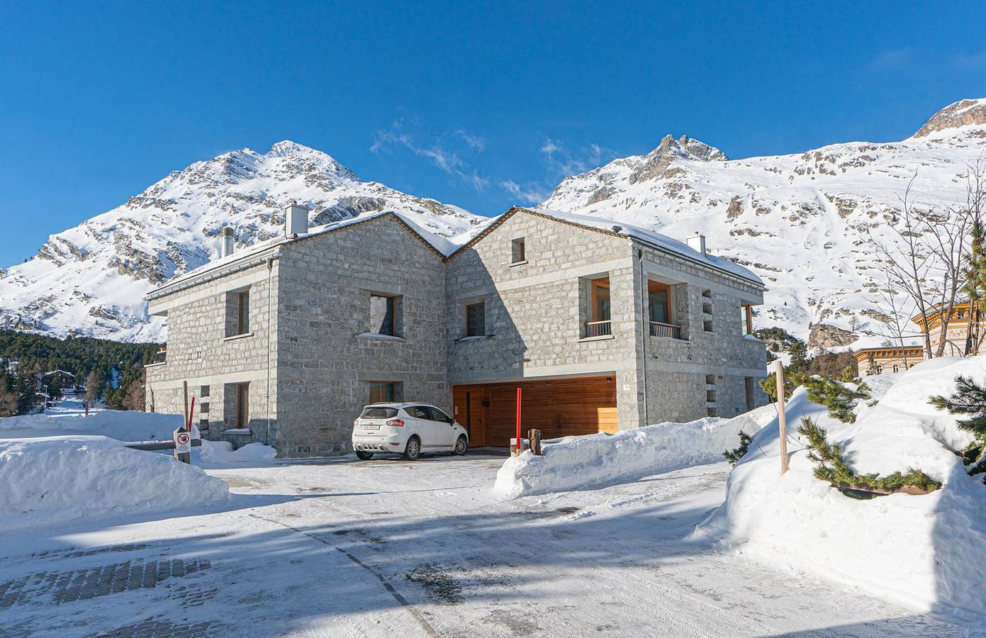Ganze Wohnung, Chesa Piol – Stilvolle Wohnung mit Wellness & Panorama in Bregaglia, Sankt Moritz