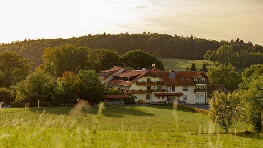 Hotel für 3 Personen, mit Terrasse und Garten sowie Ausblick in Lautertal