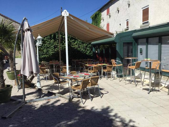 Chambre d’hôte pour 3 personnes, avec Terrasse et Jardin dans Molay