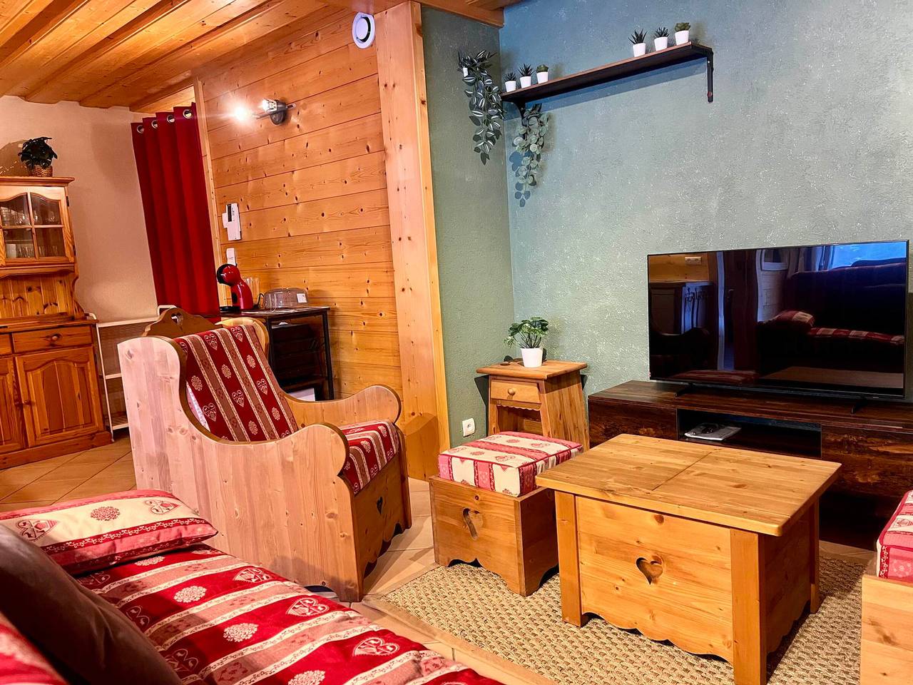 Ganze Wohnung, Gemütliches T2 mit Garten, Haustiere erlaubt in Samoëns, Region Bonneville