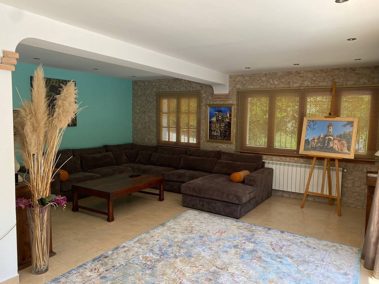 Villa Francisco avec vue sur la montagne, piscine et Wi-Fi in Cabanyes, Calonge